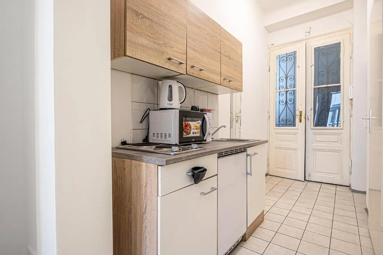 Apartment Modern Comforts: Chic Studio Apt Centrally Located Vienna