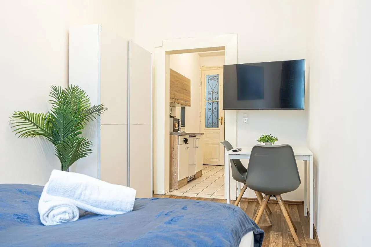 Modern Comforts: Chic Studio Apt Centrally Located Vienna Apartment