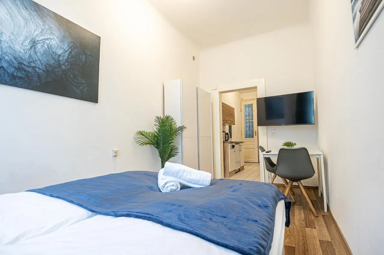 Modern Comforts: Chic Studio Apt Centrally Located Vienna 0*,  Austria